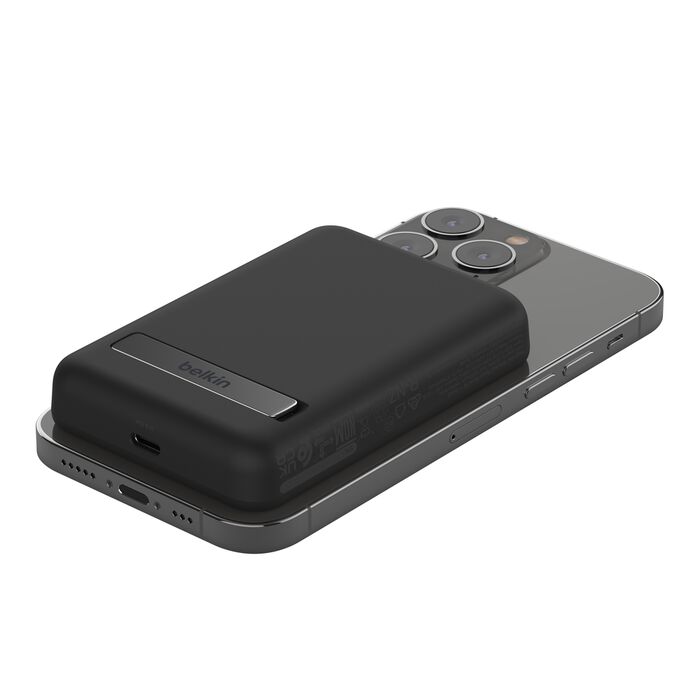 Belkin BoostCharge Magnetic Wireless Power Bank 5K + Stand - PhoneBuzz