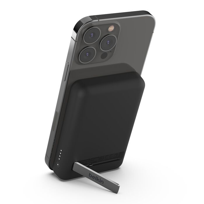 Belkin BoostCharge Magnetic Wireless Power Bank 5K + Stand - PhoneBuzz